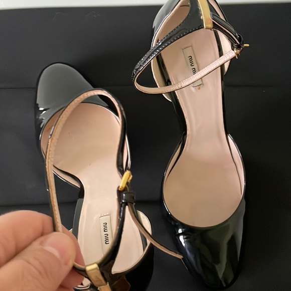 🎉HOST PICK 🎉  🇮🇹 Miu Miu Black Patent Leather Stilettos With Gold Heel, Size 38 - Picture 12 of 15